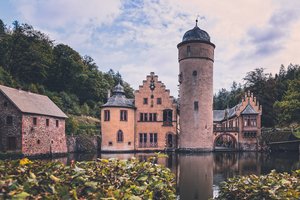 /fileadmin/_processed_/1/c/csm_HE_ER_Frammersbach_wasserschloss_mespelbrunn_70dc9ada9e.jpg